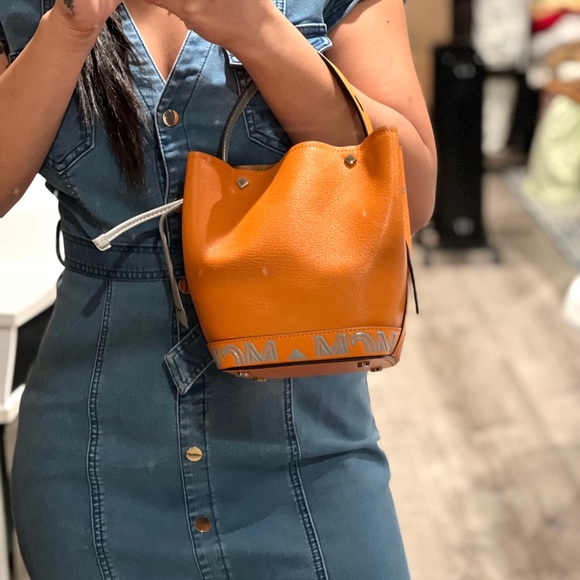 MCM AUTHENTIC autumn maple Milano drawstring crossbody bag - Picture 9 of 16